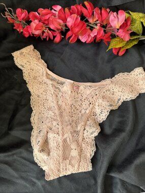 VICTORIA'S SECRET XS NUDE DREAM ANGELS BRAZILIAN LACE THONG PANTIES COTTON NWT